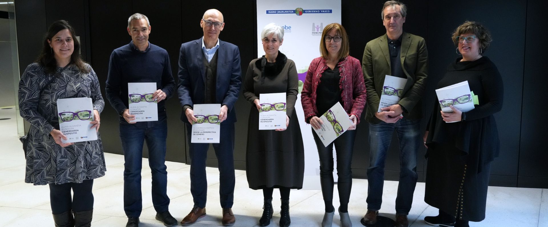 Euskadiko emakumeek eredu jasangarriagoak jarraitzen dituzte mugikortasunean eta elikaduran, baina gehiago jasaten dute pobrezia energetikoa