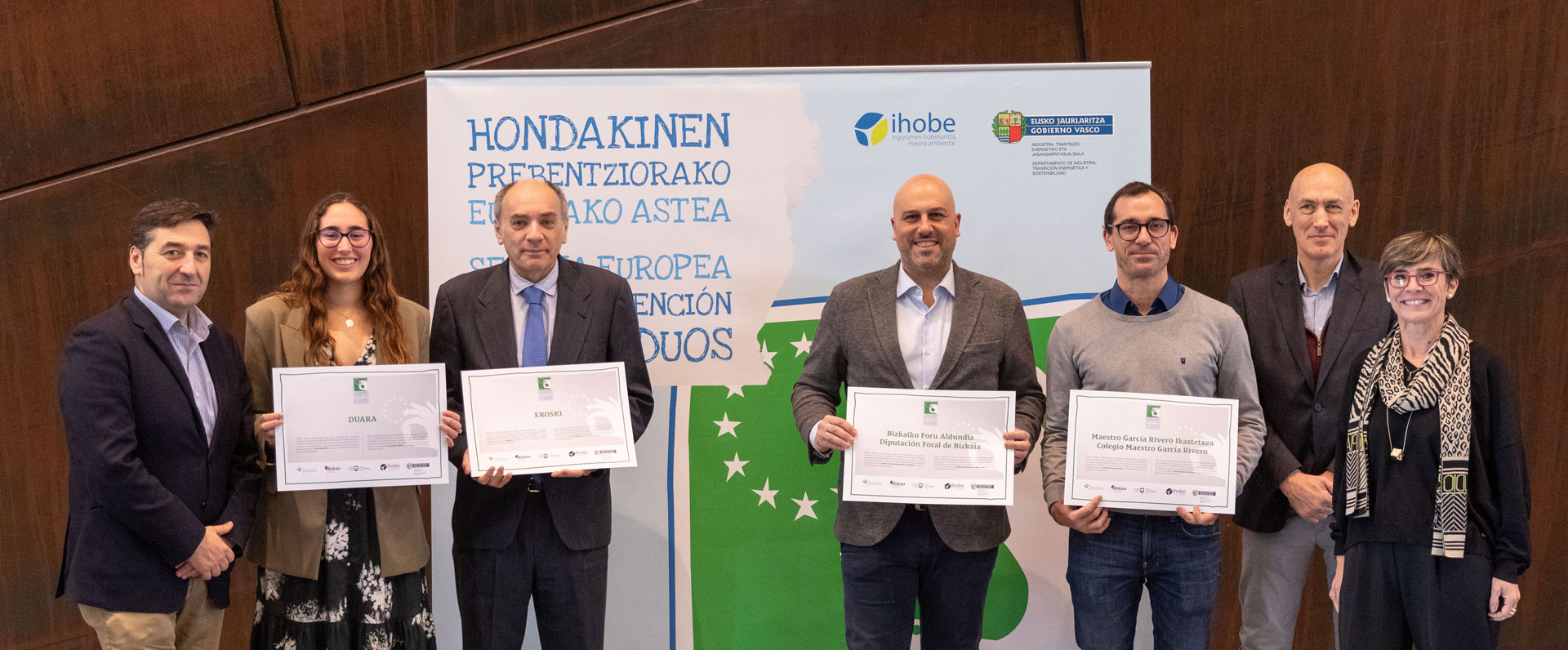 Bizkaia Provincial Government, the Duara Association, Maestro Garazi Rivero School, Eroski, and the surfer Garazi Sánchez to represent the Basque Country in the European Week for Waste Reduction Awards