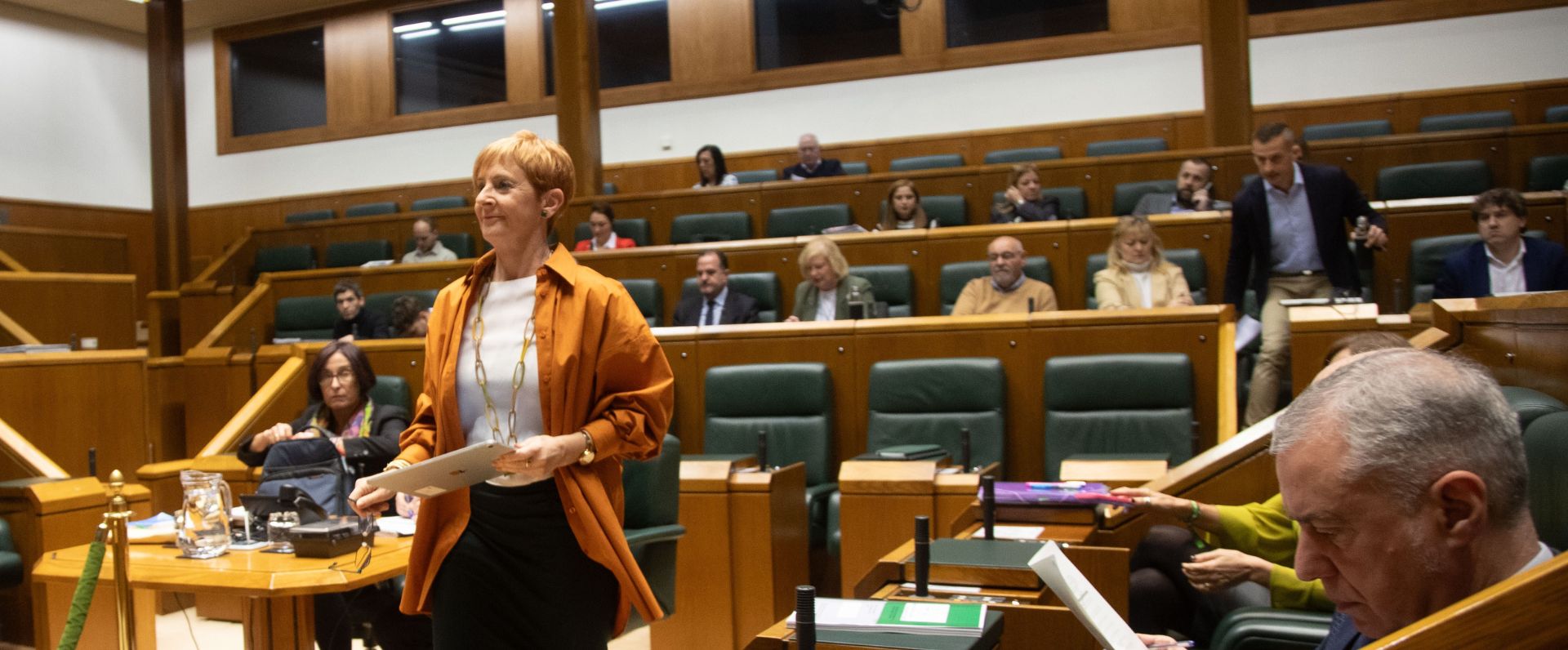 Eusko Legebiltzarraren % 82k Trantsizio Energetikoari eta Klima Aldaketari buruzko Legea babestu du eta Tapia sailburuak lege horrek Euskadiren etorkizunerako duen garrantzi instrumentala nabarmendu du