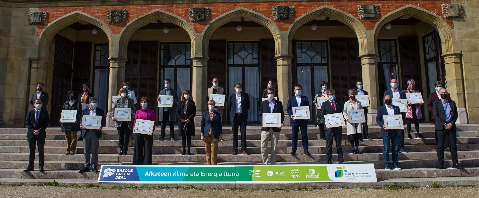 Tapiak aitortzen du Alkateen Klima eta Energia Itunari atxikitako 21 euskal udalen klima-ekintzarekiko konpromisoa
